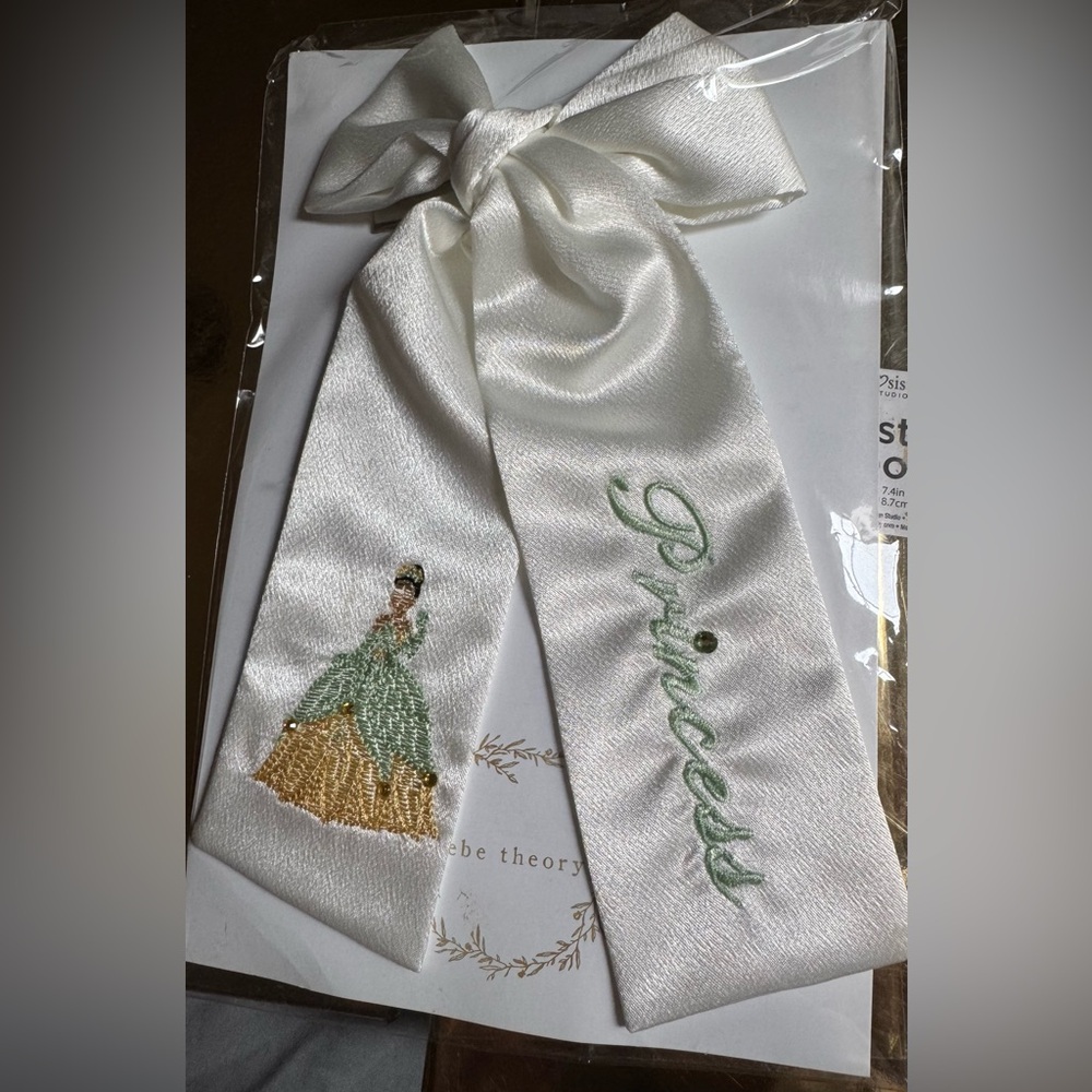 Theory White and Green Embroidered Hair Accessory